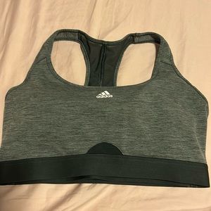 Addidas sports bra medium New with no tags
